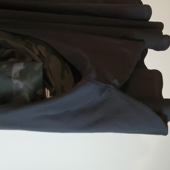 Fabletics Built In Bra Tank - Picture 4 of 4